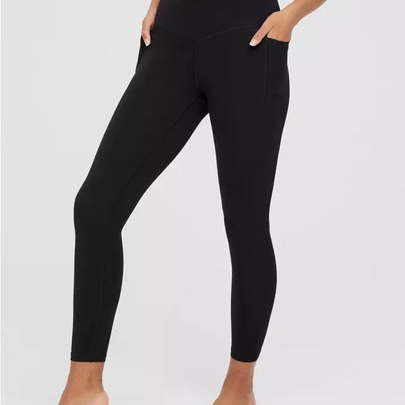 aerie Pants - Aerie Offline Real Me Xtra Crossover Black High-Waisted Pocket Leggings Size M